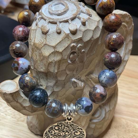 Pietersite (10 mm) with Silver Spacers and Charm. - Picture 9 of 11